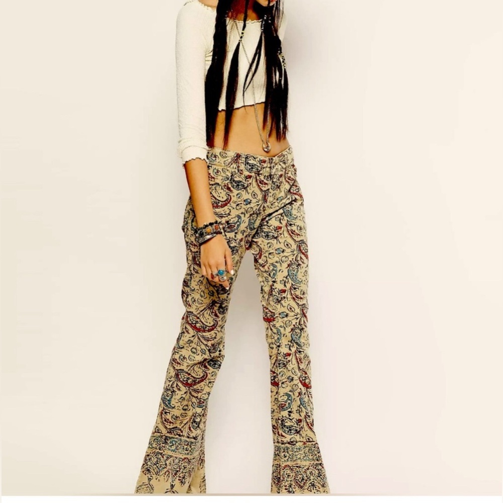 FREE PEOPLE New Delhi Border Paisley Print Flare Corduroy Jeans Size 28 - Picture 2 of 16